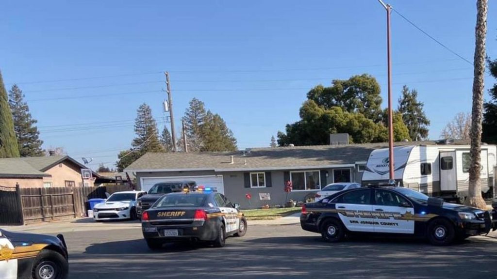 Muere un menor de edad tras dispararse durante una clase virtual en el condado San Joaquín | Univision 19 Sacramento KUVS | Univision