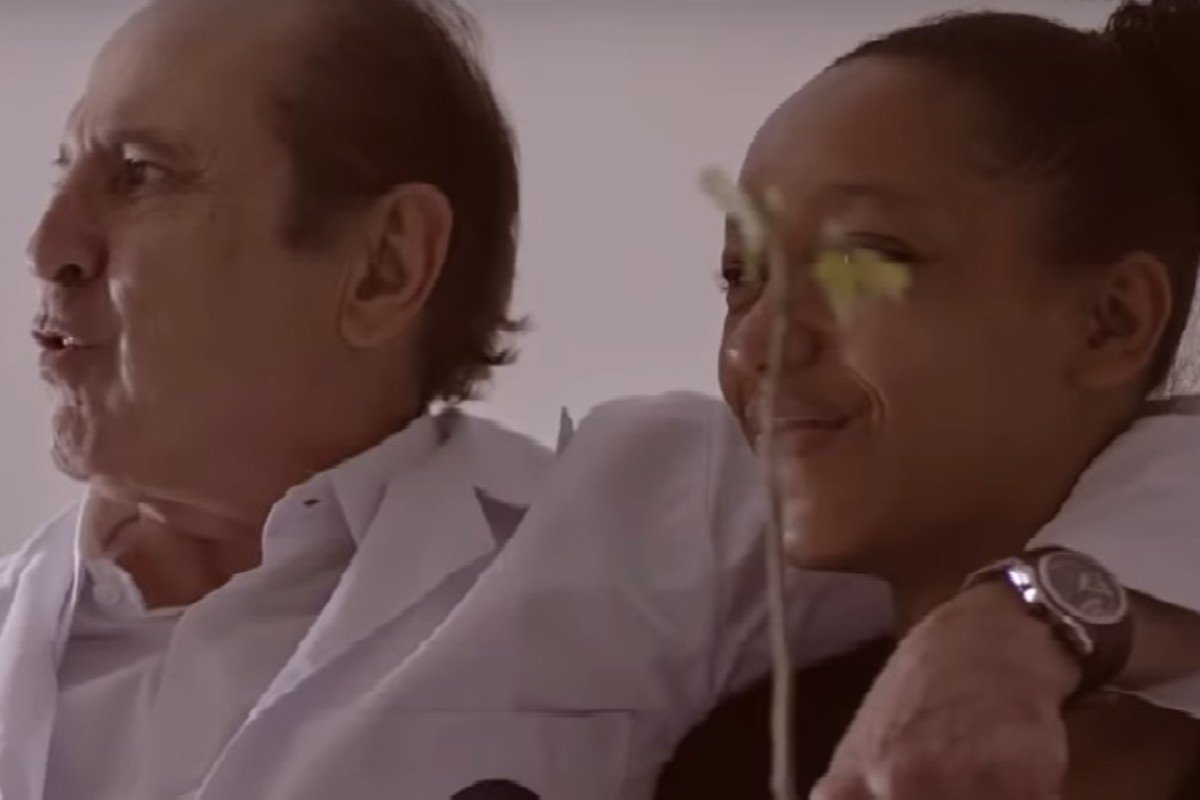 Médico doa uma muda de árvore para cada parto que realiza – Bebê em Foco