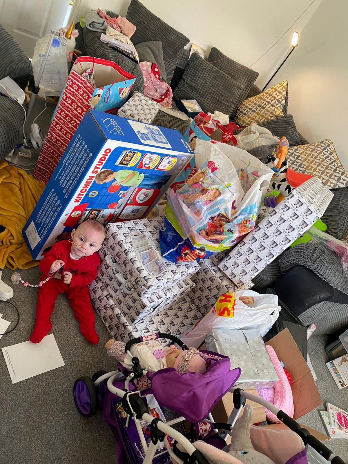 The thief brought home a £ 4,000 Christmas gift that he had saved all year round, and his mother was devastated. - Eminetra.co.uk