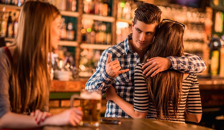 Señales de que tu pareja será infiel, según la ciencia | Sociedad | W Radio  Mexico