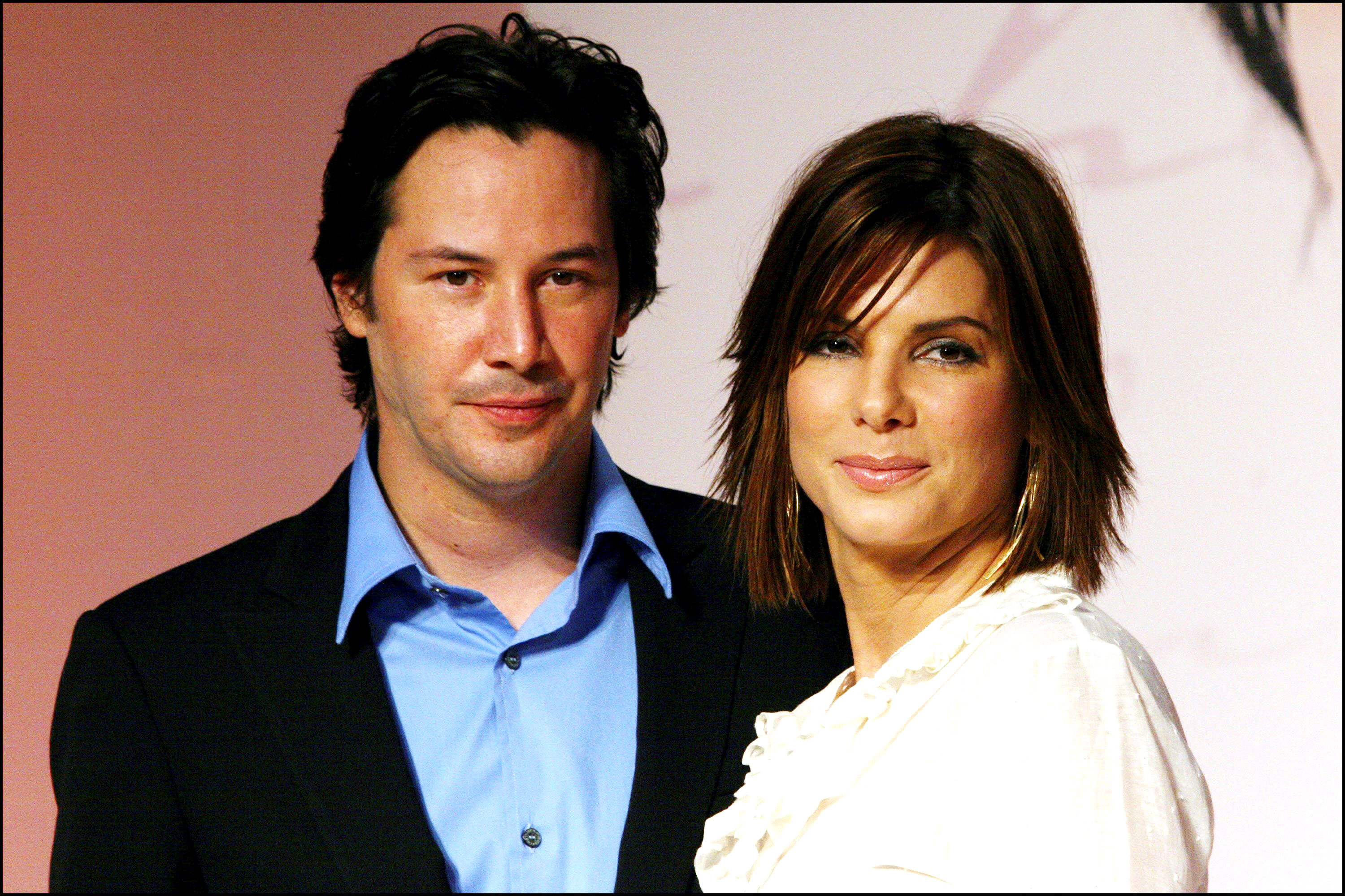 Keanu Reeves y Sandra Bullock confiesan que tenían un crush mutuo!