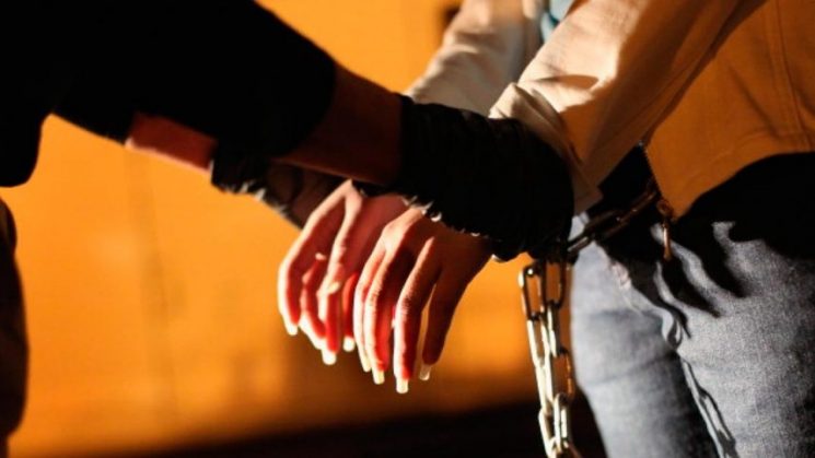 Mujer en Hialeah es detenida por ICE al dejar a su hija en la escuela (+Video) | ▷ Miami News 24