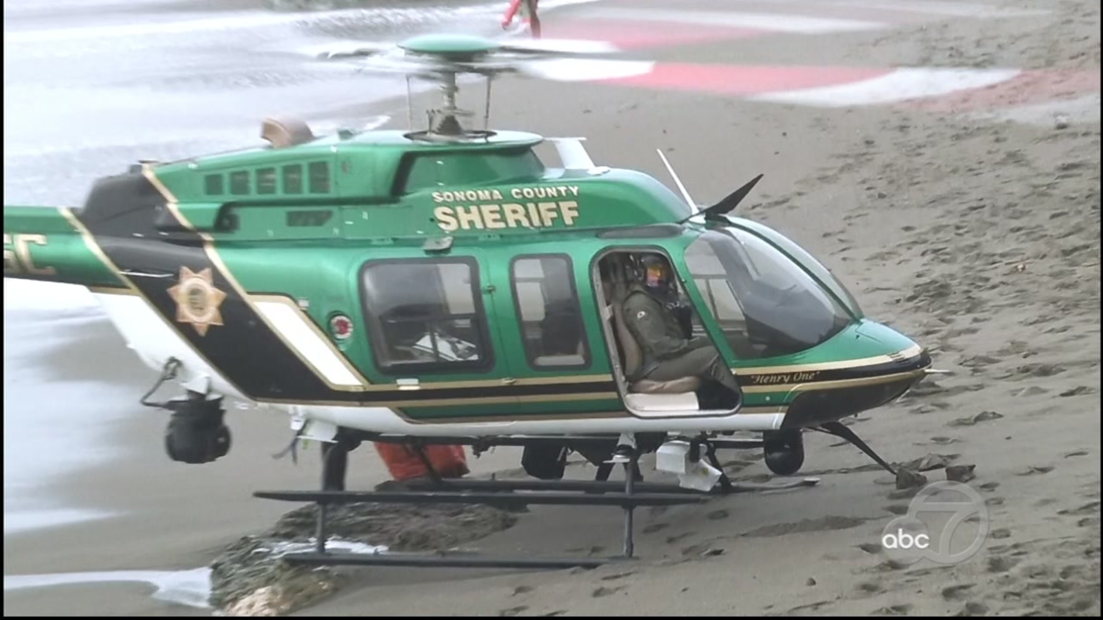 2 children missing, father dies after trying to save them at Blind Beach in Sonoma County - ABC7 San Francisco