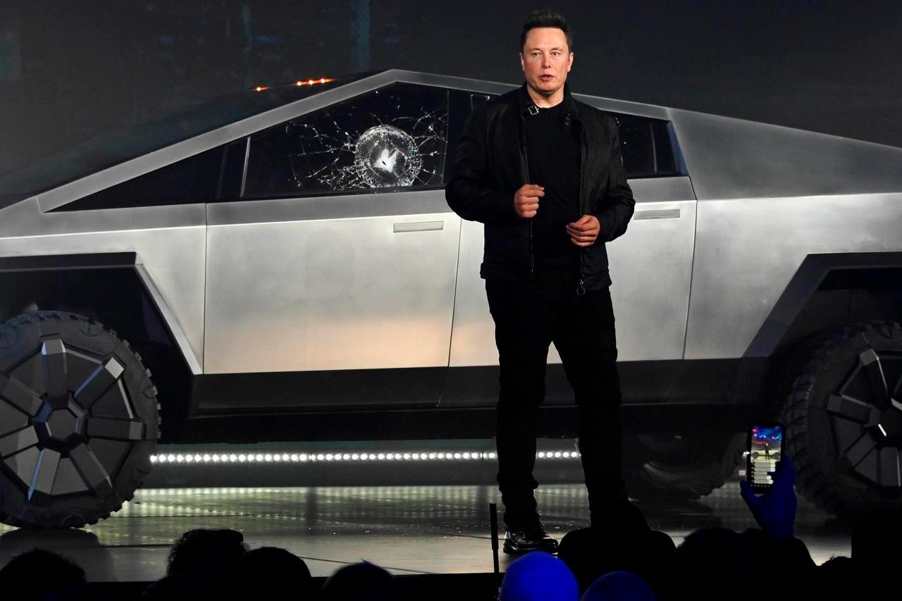 Elon Musk sólo cobró 23.000 dólares en 2019... pero tiene truco | SoyMotor.com