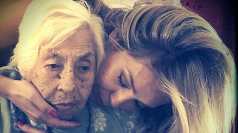 La abuela de Thalía y Laura Zapata fue maltratada en el geriátrico: las terribles imágenes | TN