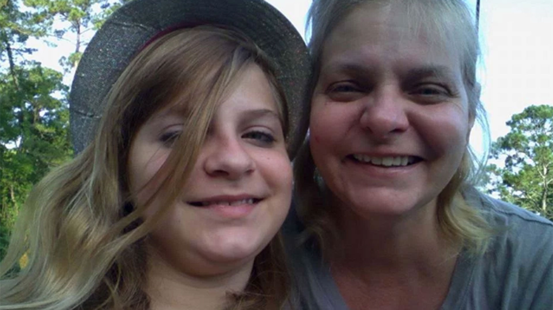 Se tomó una selfie y vio "el fantasma" de un niño que había muerto allí un año atrás en un accidente - Infobae