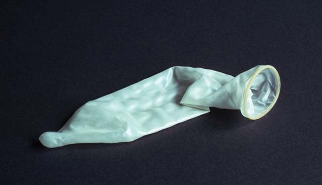 Para embarazarse y obtener pensión, robó el esperma de un condón usado por su novio