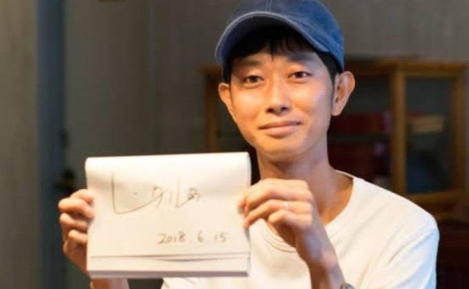 Sí no sabes hacer nada, emprende como este hombre que se renta por 2 mil pesos para acompañar a quien no quiere estar solo | Soy Carmín