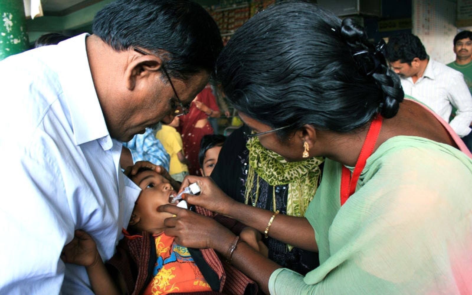 El antes y el después en la India tras la erradicación de la polio.