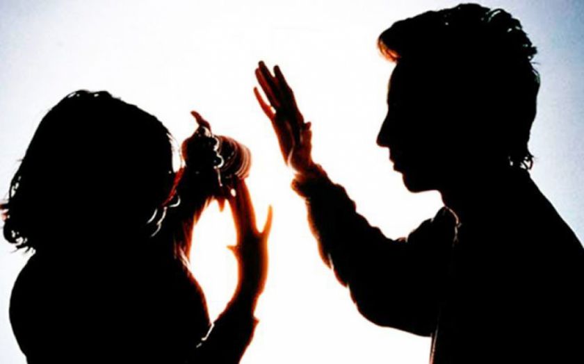 Un hombre va a prisión por golpear a su esposa