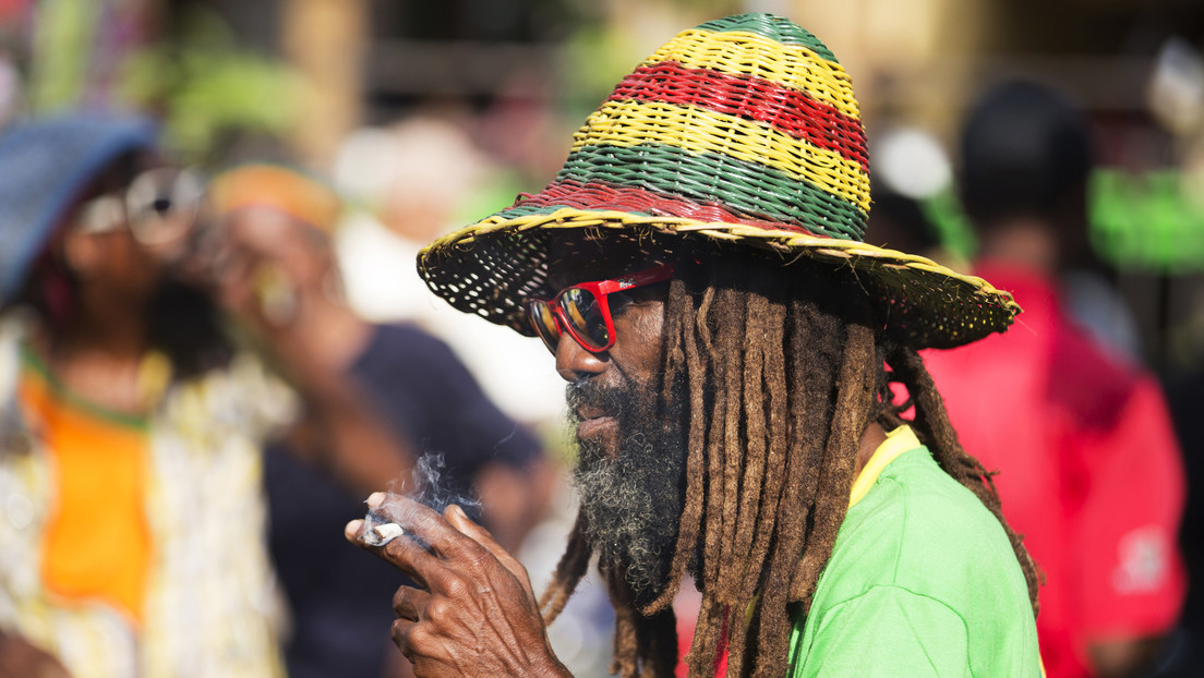 Resultado de imagen de Jamaica se está quedando sin marihuana