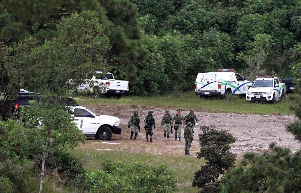 Resultado de imagen de Autoridades mexicanas hallan al menos 18 bolsas plásticas con restos humanos