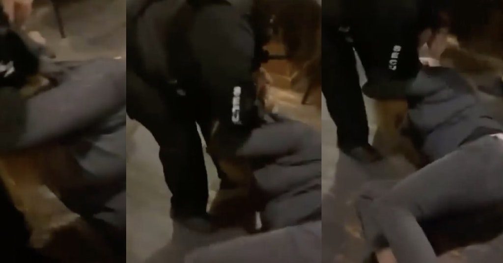 Resultado de imagen de drags a woman by the hair for not wearing a mask