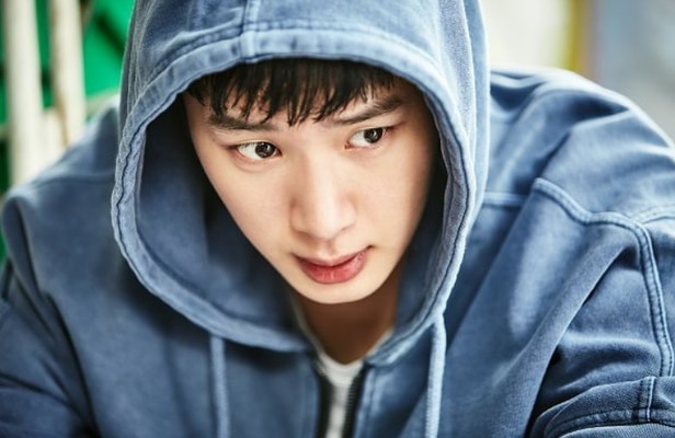 장애인 친구 뺨때려”... 김동희, 학폭 의혹에 “3년전과 같은 허위” - 조선일보