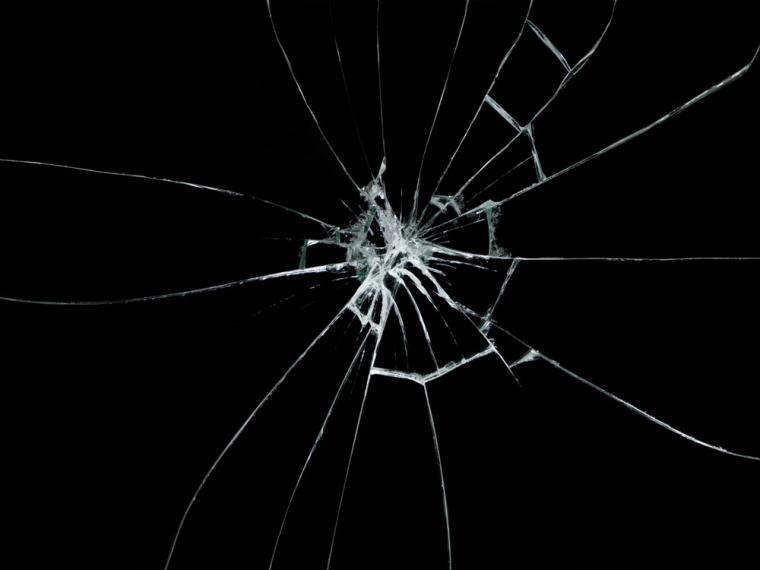 Crean un cristal que se autorrepara en segundos