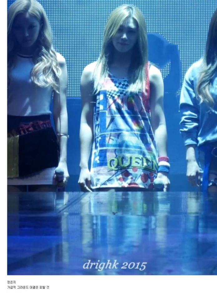 사람 2명, 서 있는 사람의 이미지일 수 있음