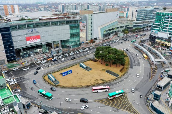 수원역 광장서 남성 시신 발견, CCTV 확인해보니..