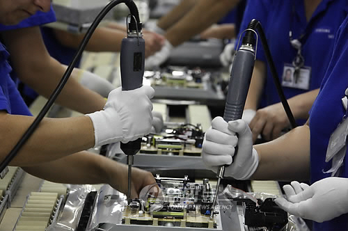 주당 52시간 근무로 월급 주니 생산직부터 반발