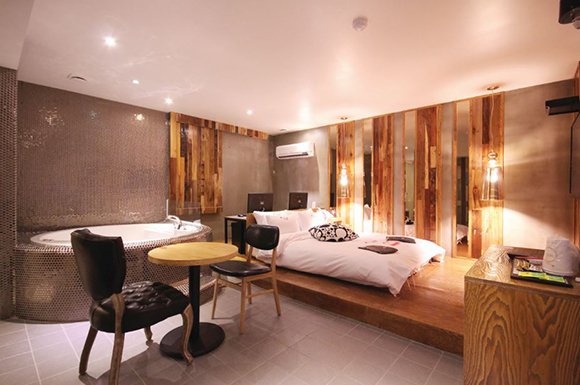 HR Versus] 호텔 vs 모텔, 각자도생(各自圖生)에서 마주하다