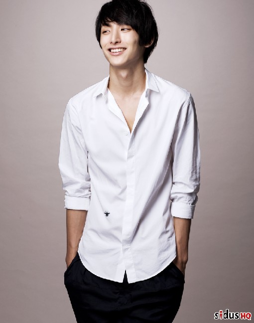 김민희의 연인 이수혁, 본명