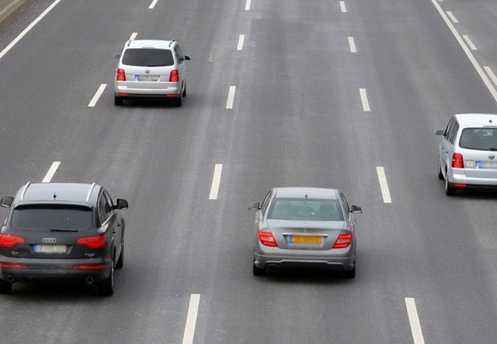 한 번에 여러 개 차선을 변경해도 될까? | 1boon