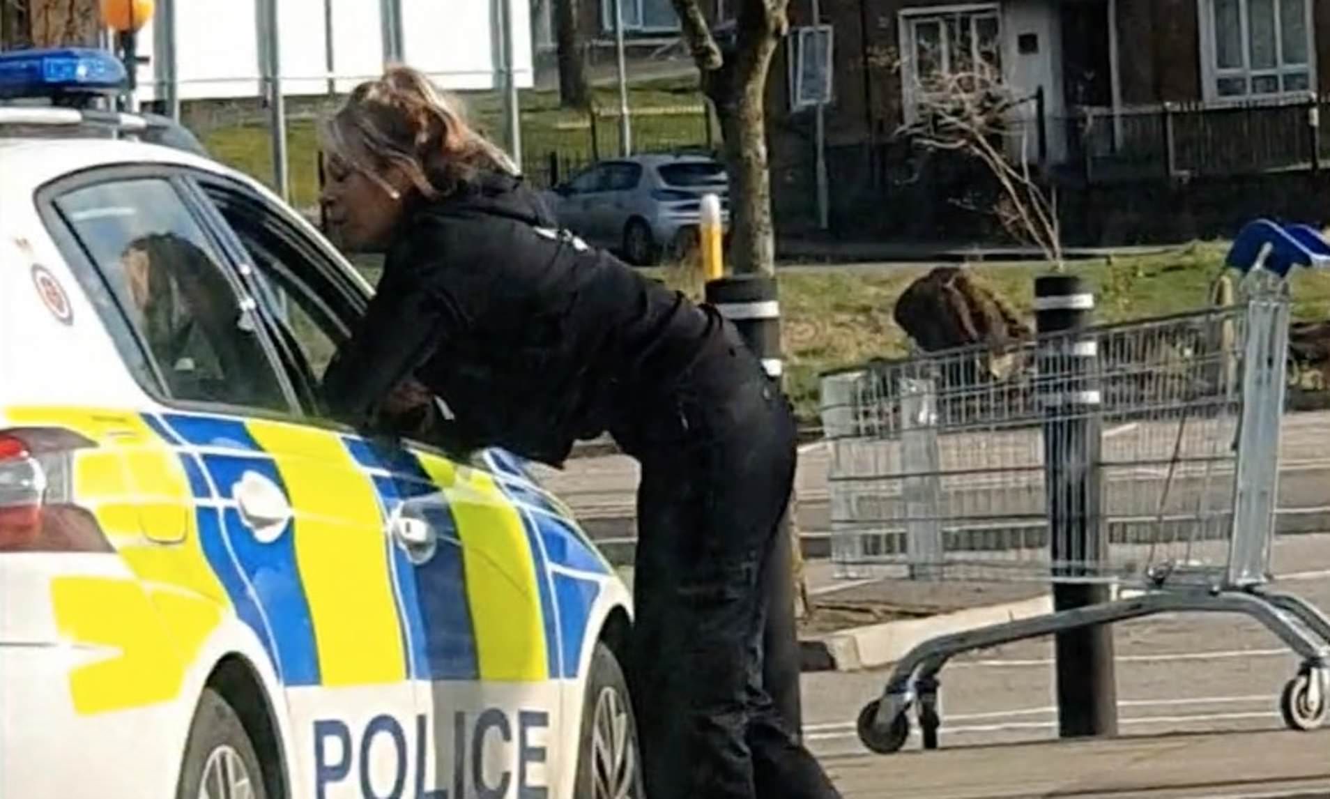 Police Officers Caught KISSING In Patrol Car For 20 Minutes Forced To ...