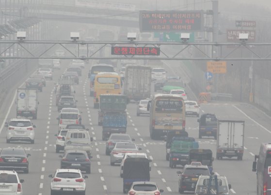 미세먼지라고 다 같을까? "도로 먼지, 집안 먼지보다 훨씬 독해" - 중앙일보