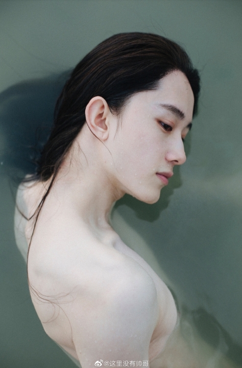 นึกว่าผู้หญิง! เปิดภาพนายแบบ "หนุ่มหน้าสวย" หวานละมุน จนหญิงเเท้ยังต้องยอม - liekr