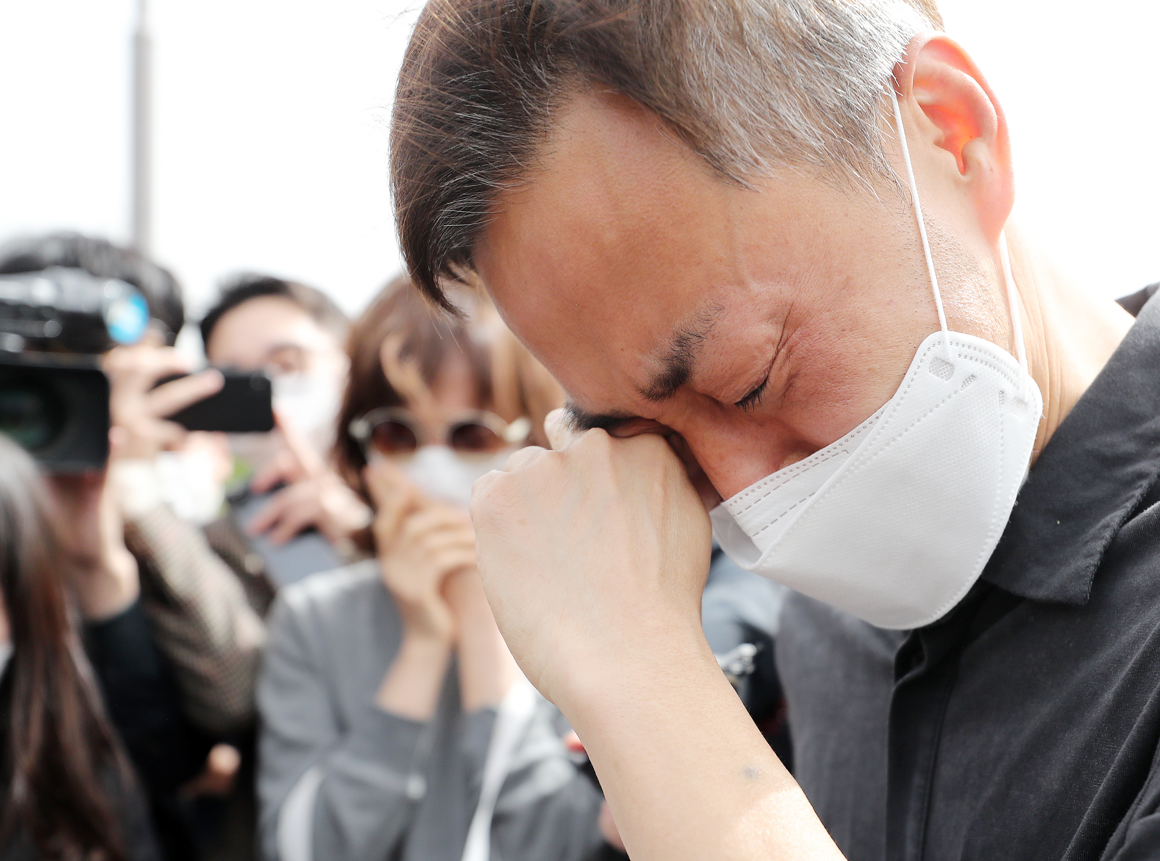 서울신문] “골든 건은 네 잘못”…故손정민에게 큰절한 친구[이슈픽]