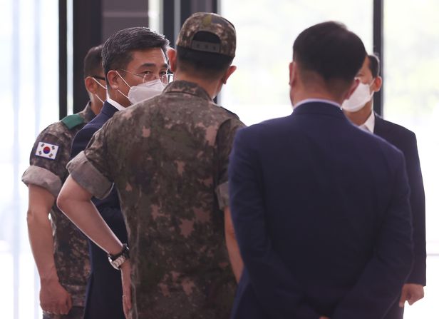 여군 성추행에 불법촬영까지… '군대 내 성폭력' 끊이지 않는 이유는 - 조선비즈