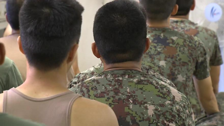 정치]오늘부터 군 장병 AZ 백신 접종...30세 미만은 제외 | YTN