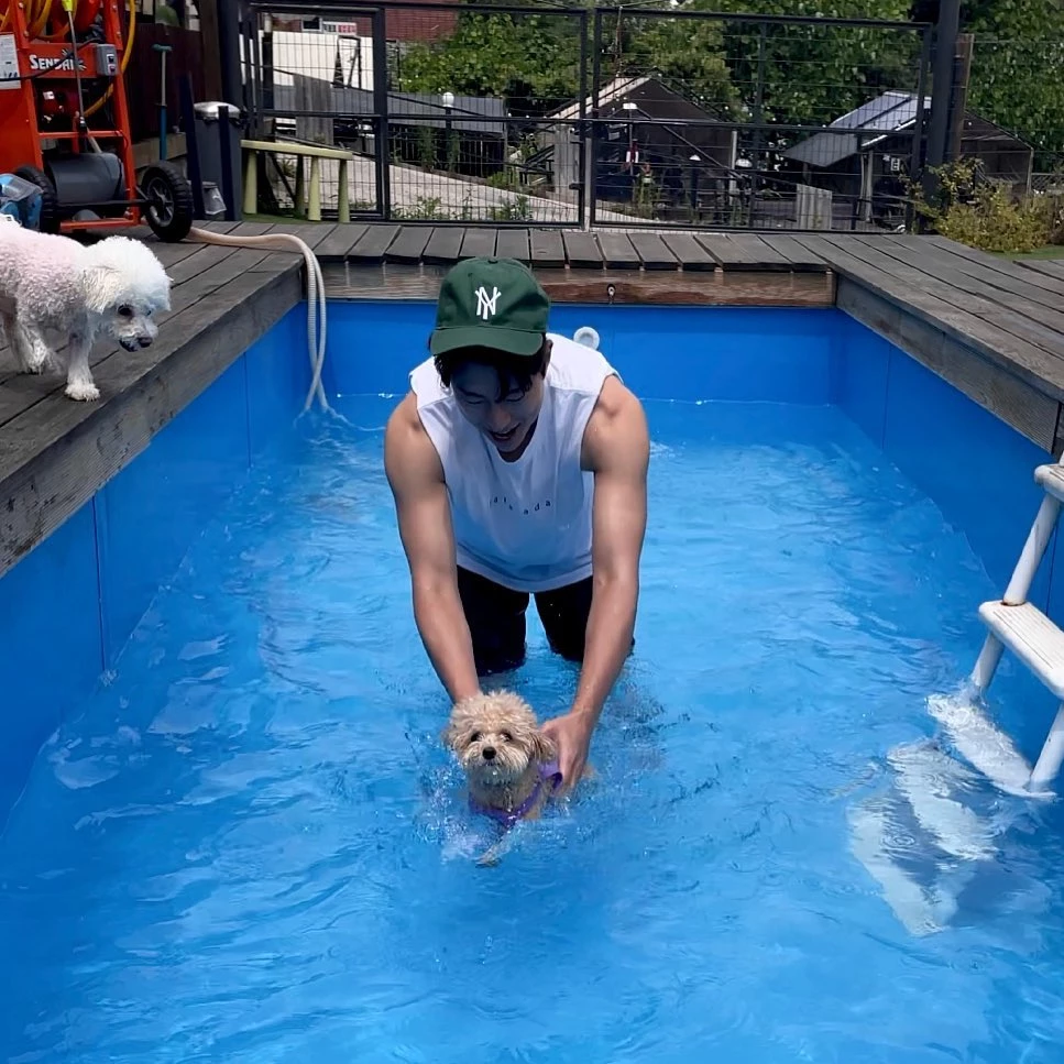 윤현민이 인스타그램에 올린 사진