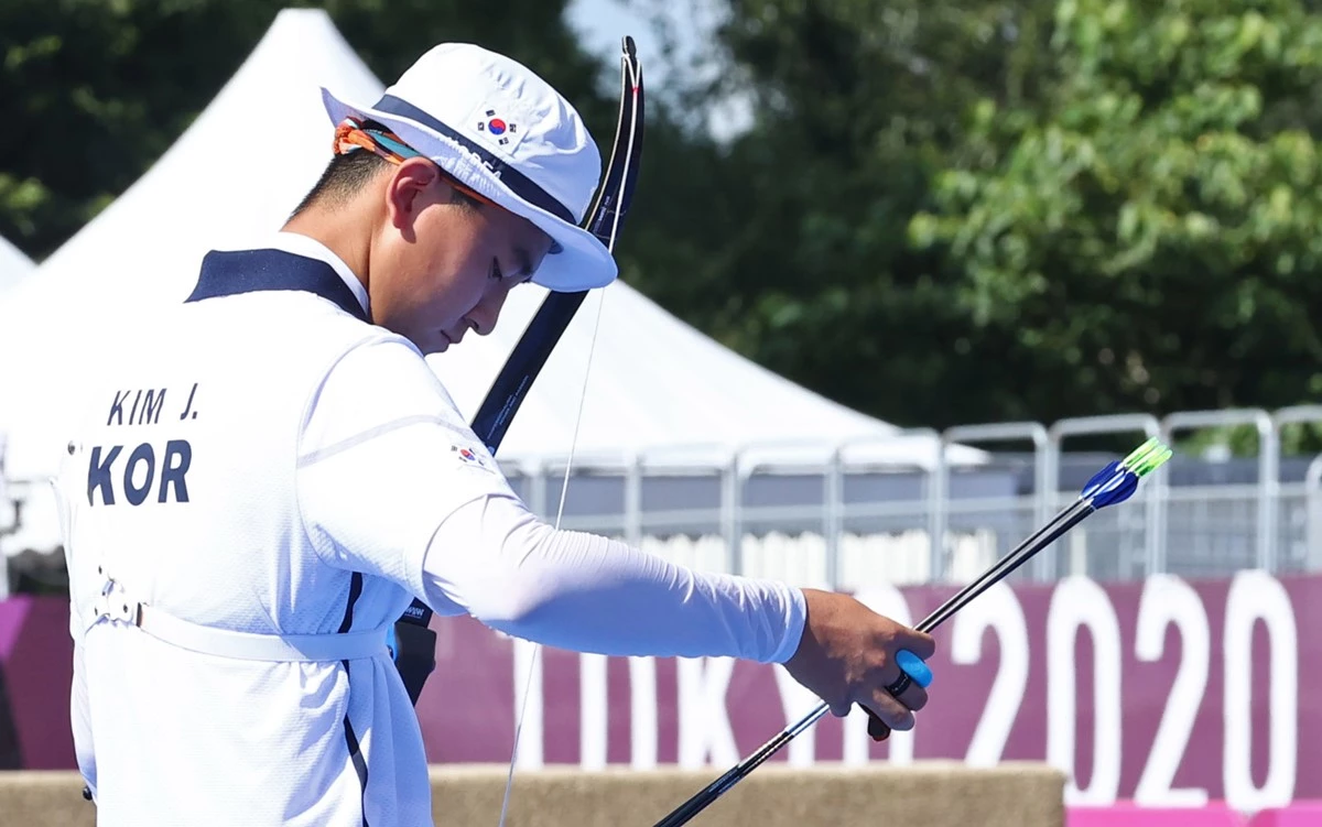 양궁 개인전에 임하고 있는 김제덕 / 연합뉴스 