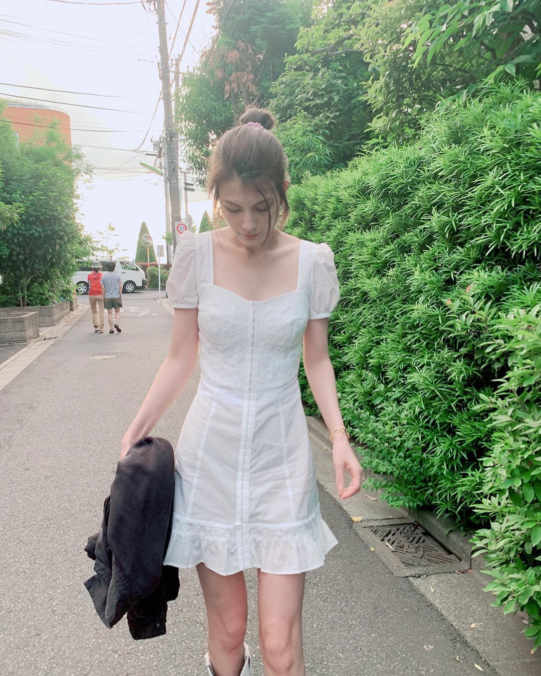 マギー あのカタチがはっきり見える写真公開にファン歓喜 まさかの何も 着けていない Hachibachi