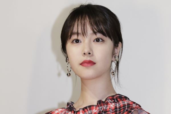 唐田えりかの再起に必要なこと いっそ謝罪せず全スルーの道も | 女性自身