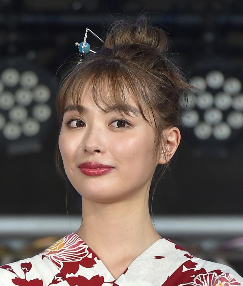 内田理央、足長ショットの秘密もポロリ マネジャーに「下から撮ってもらってるの！」/芸能/デイリースポーツ online