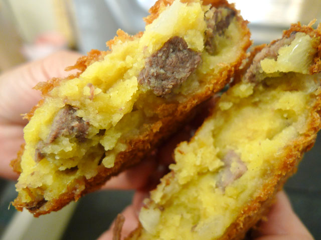 約22年待ち】神戸ビーフコロッケ「極み」5個入 【代金引換・ご自宅お届け限定】冷凍発送限定|神戸牛の通販なら【名産神戸肉旭屋】