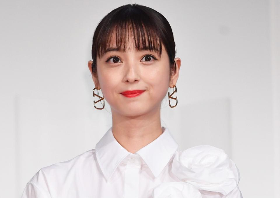 佐々木希 サザエさんに?キツいパーマの昭和ヘアで「雰囲気レトロ」「それでも美人」/芸能/デイリースポーツ online