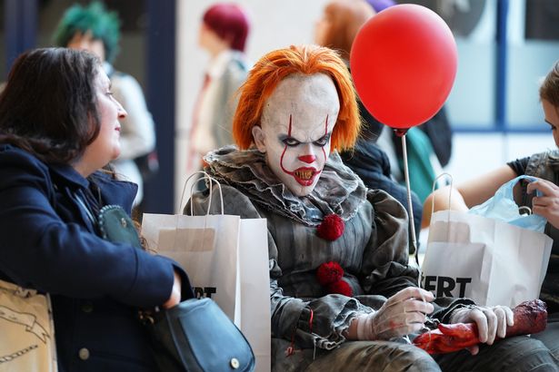 Some worrying posts even mentioned that the creepy clowns had "paid" children to follow them