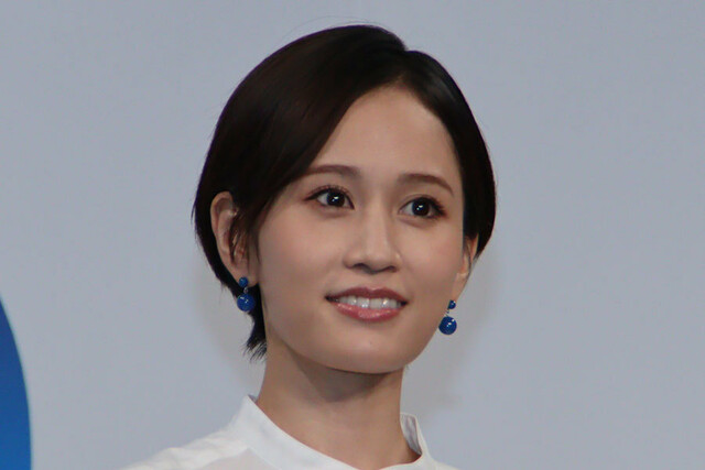 前田敦子、ミニスカのドレス姿に喝采「スタイル抜群」「とても子持ちとは思えない」(ENCOUNT) - Yahoo!ニュース