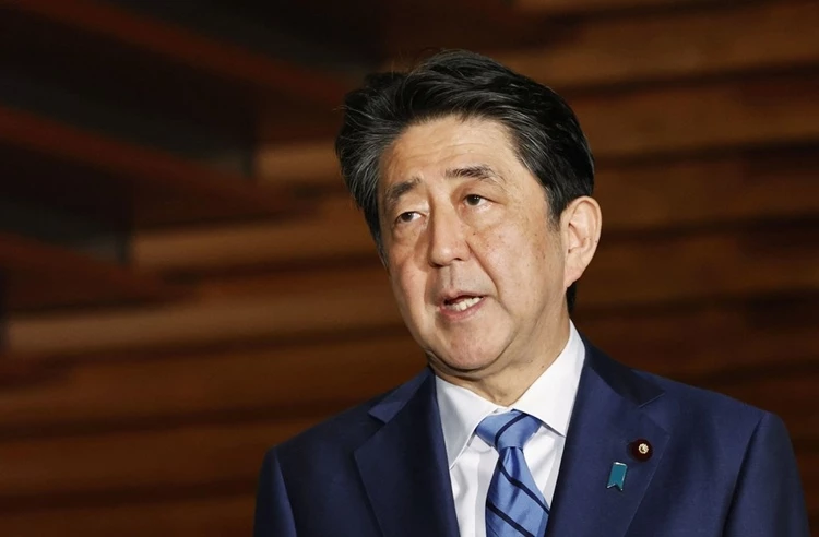 일본 아베 내각 '지도력 부재'로 지지율 '폭락' | 위키트리