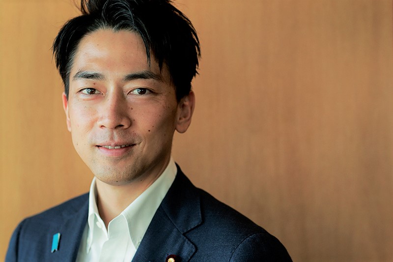 小泉進次郎環境大臣インタビュー】環境のためにまず「何か一つ」、行動を起こしてほしい | CLASSY.[クラッシィ]