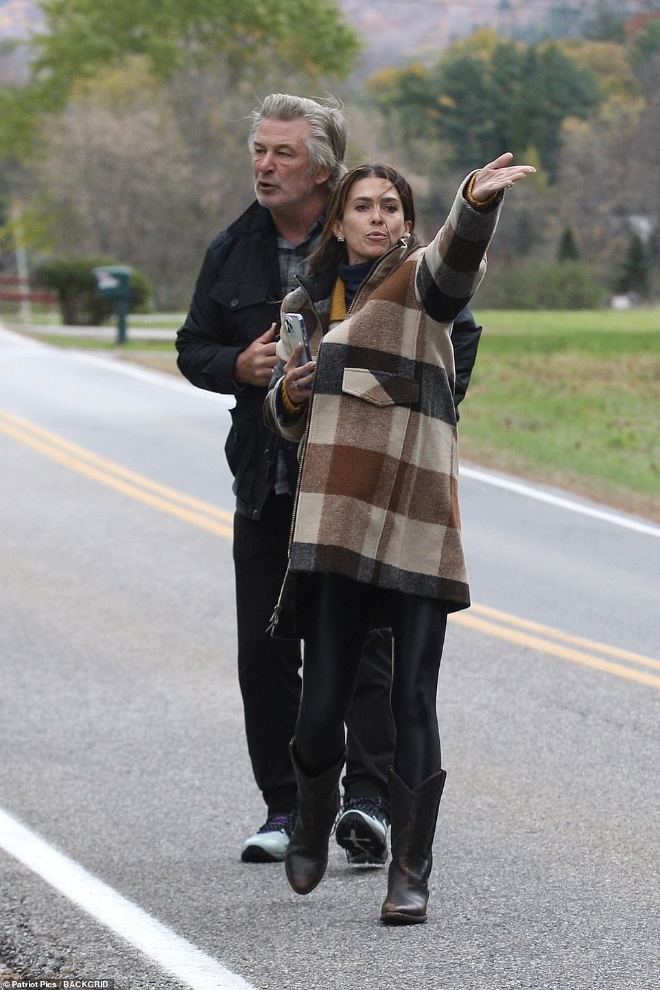 Hilaria waved the photographers over after they pulled over to talk to them
