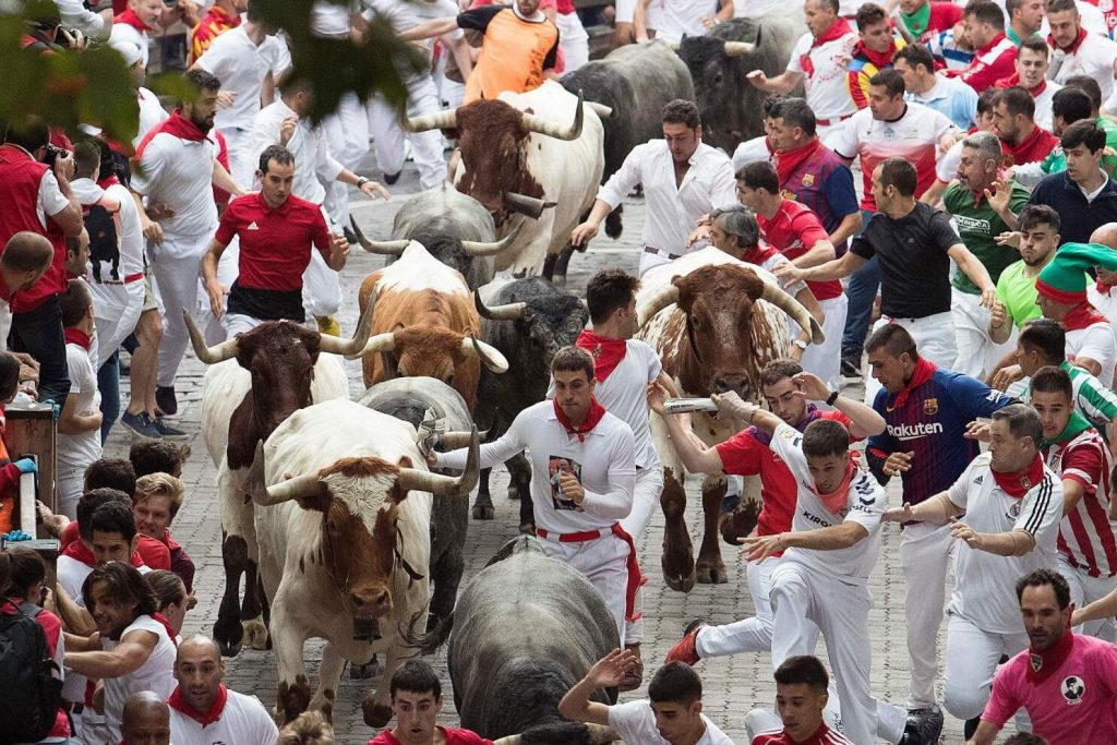2019 Running of the Bulls: Defying death on the streets of Pamplona - Los Angeles Times