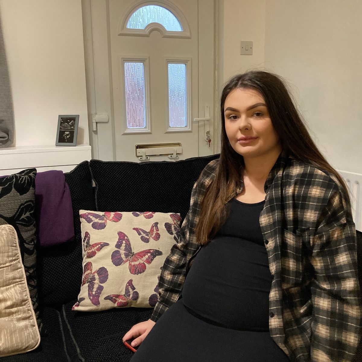 Rats force pregnant teen to live in hotel ahead of baby's arrival - Derbyshire Live
