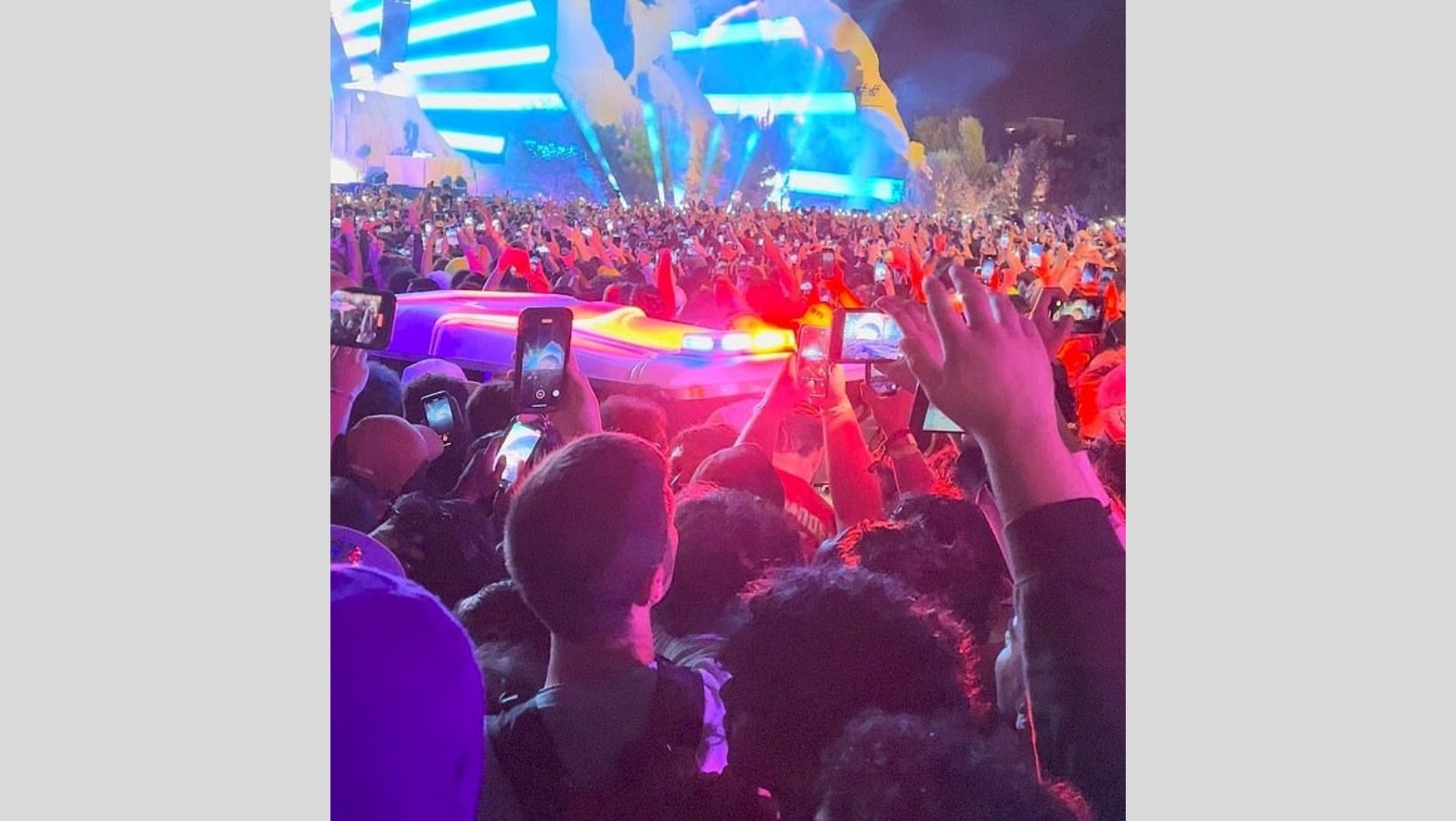 Люди умирали на концерте. Давка на Astroworld Festival. Давка на Astroworld Festival фото. Astroworld Festival 2021 crowd.