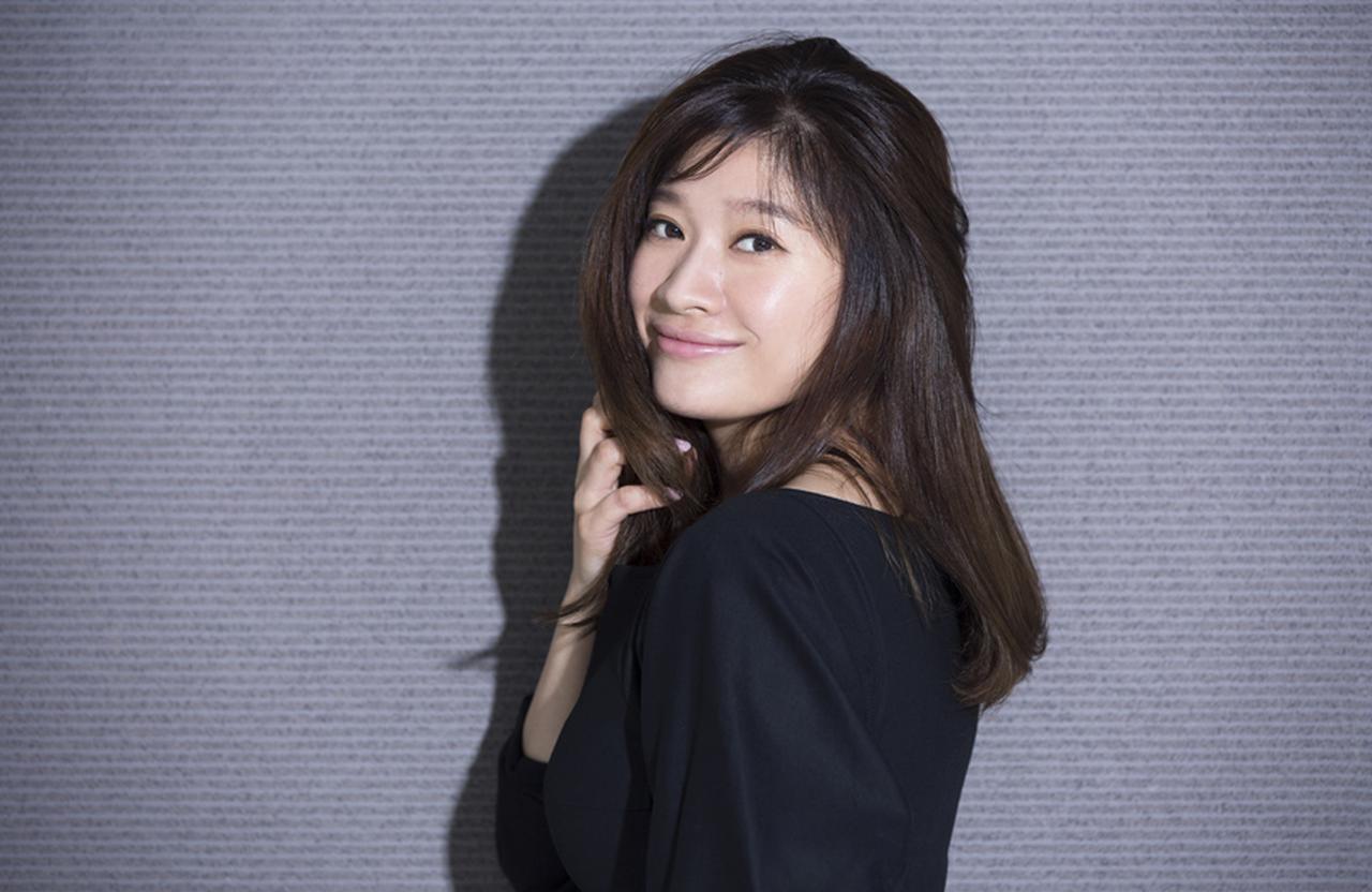 篠原涼子「舞台ならではの、セッション感を楽しみに」() | FRaU