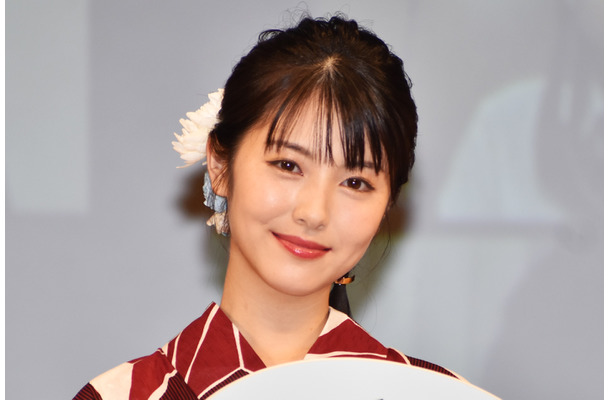 浜辺美波、ボブヘアでさらにキュートにイメチェン! | RBB TODAY