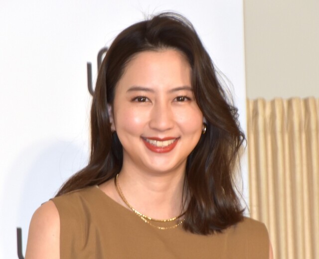 河北麻友子、ミニスカートから美脚あらわ「魅力的」「かわいい!」「表情も良い」 (オリコン) - Yahoo!ニュース