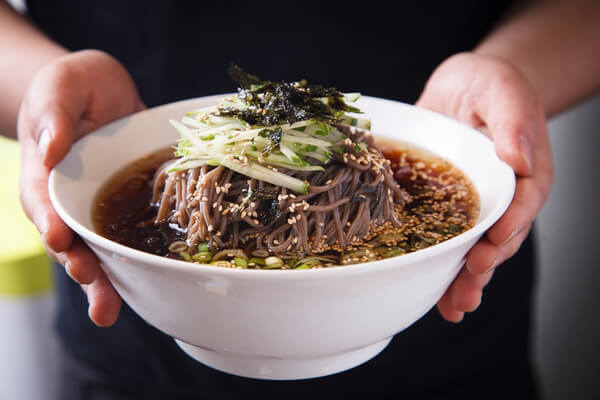 여름철 별미 &#39;메밀국수&#39; 더 맛있게 즐기는 법 | 1boon
